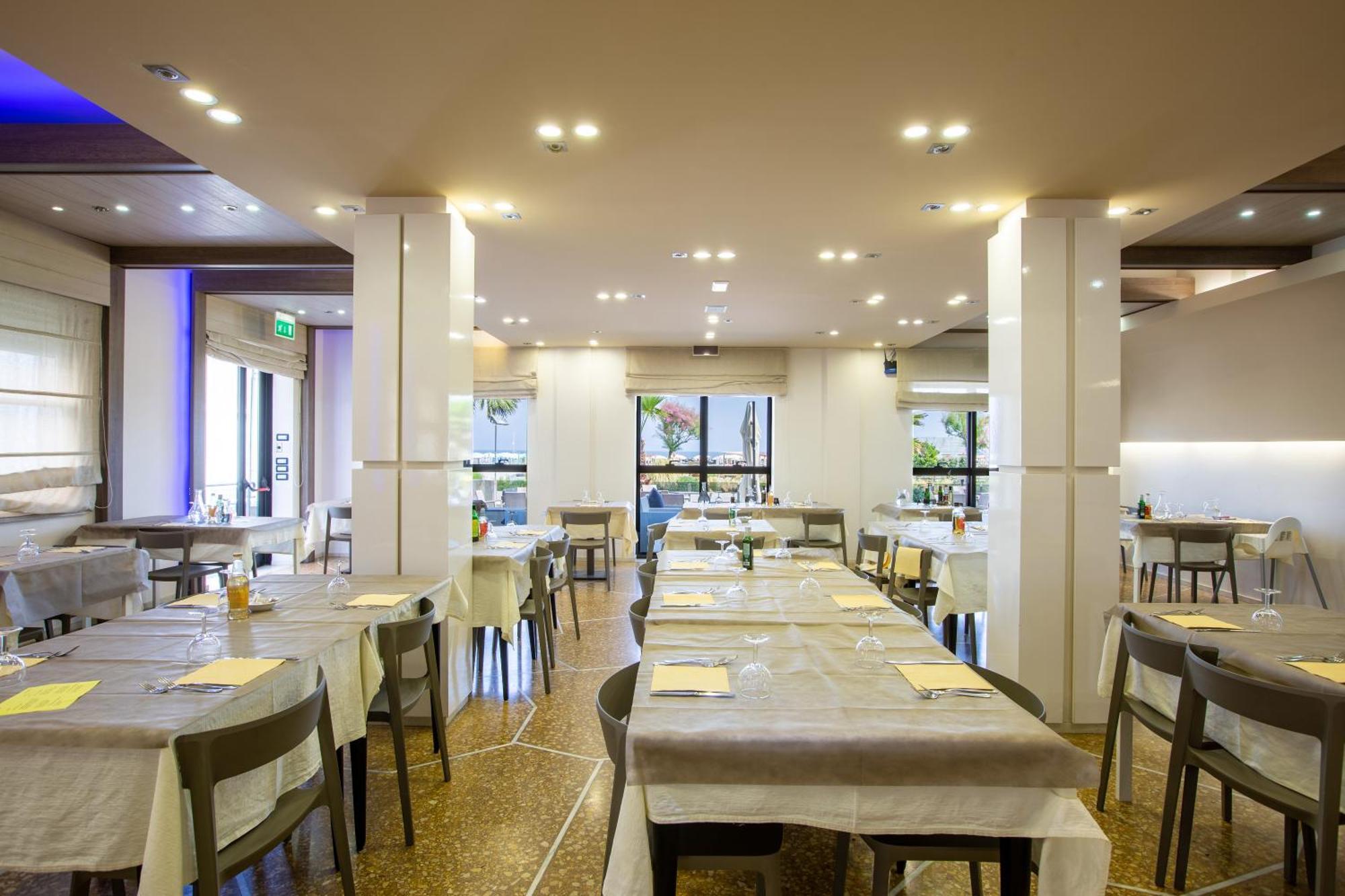 Hotel Gardenia Rimini Buitenkant foto