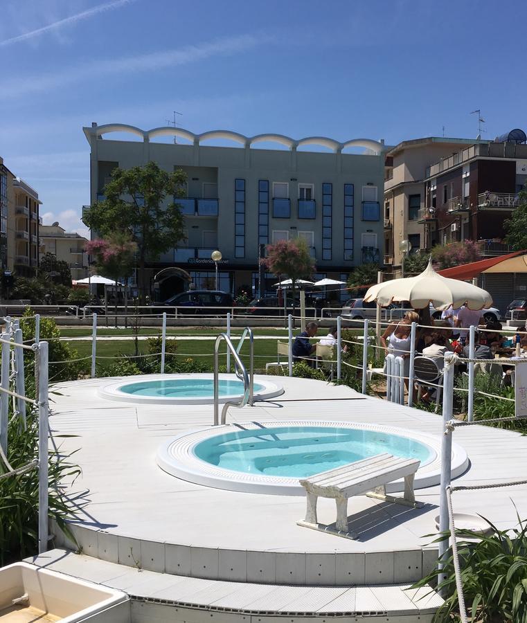 Hotel Gardenia Rimini Buitenkant foto